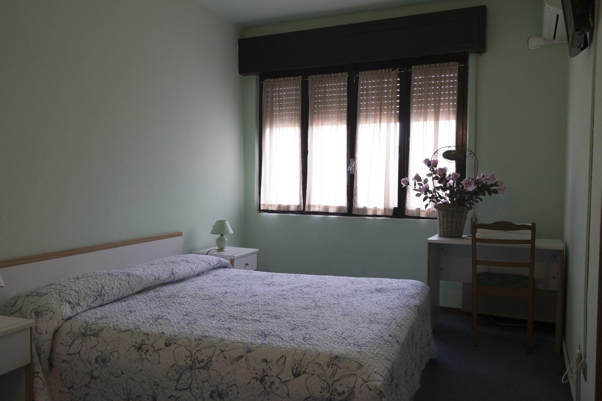 Hotel Primavera Desenzano del Garda Luaran gambar