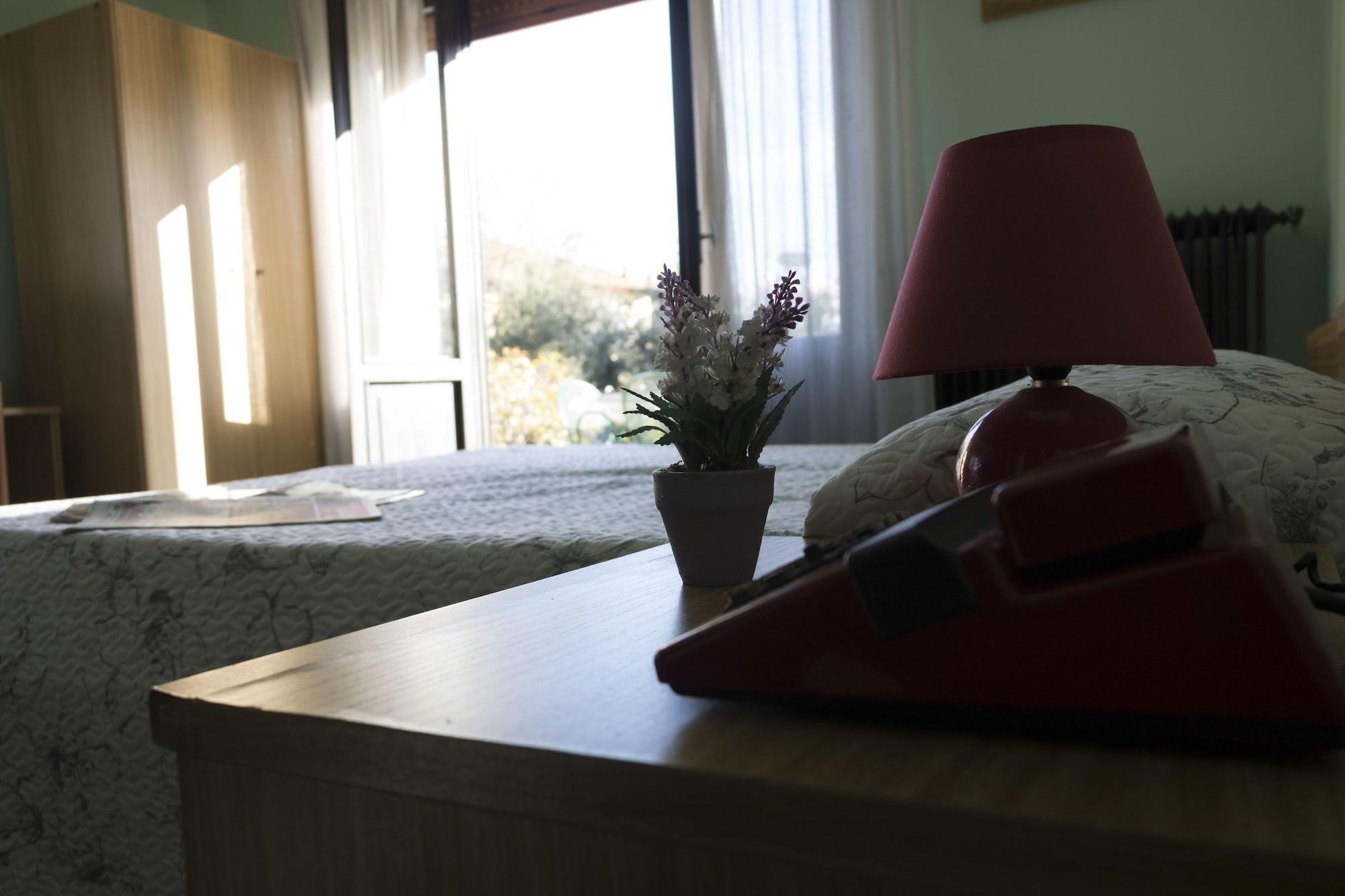 Hotel Primavera Desenzano del Garda Luaran gambar