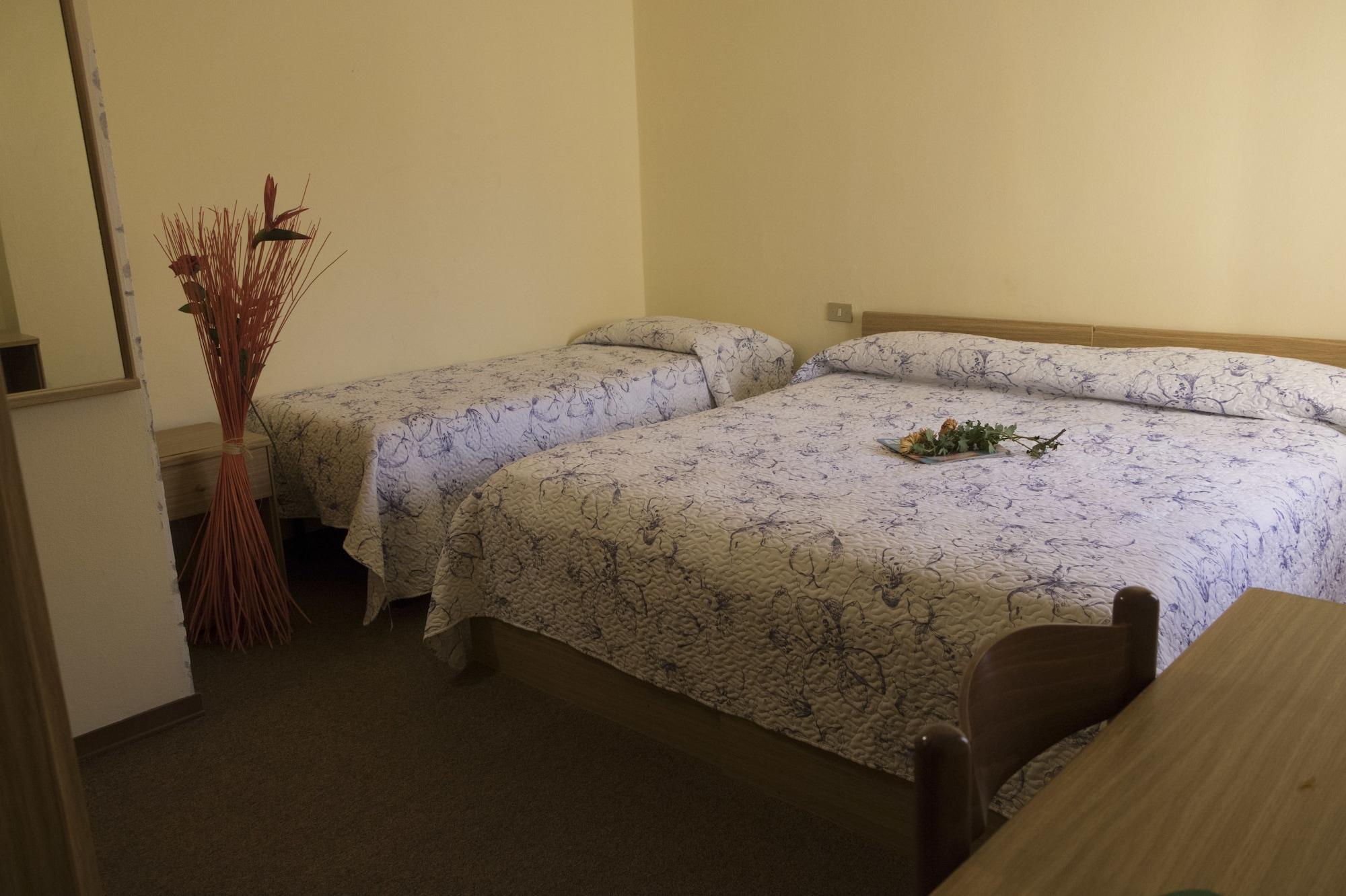 Hotel Primavera Desenzano del Garda Luaran gambar