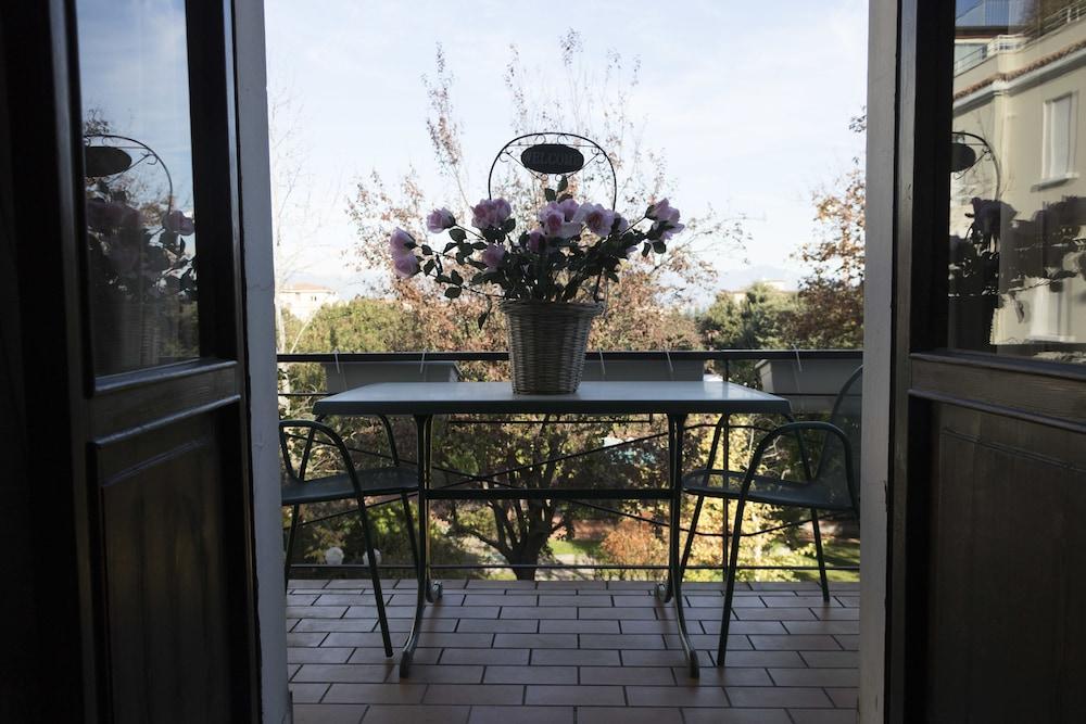 Hotel Primavera Desenzano del Garda Luaran gambar