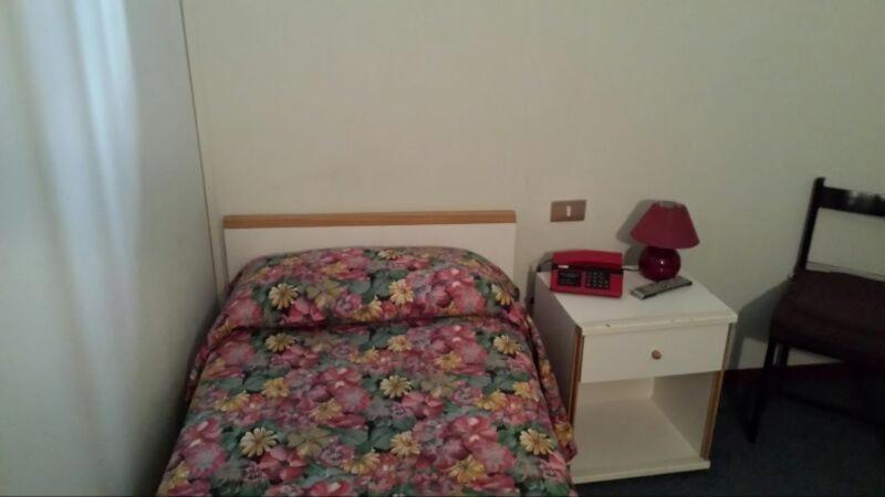 Hotel Primavera Desenzano del Garda Bilik gambar