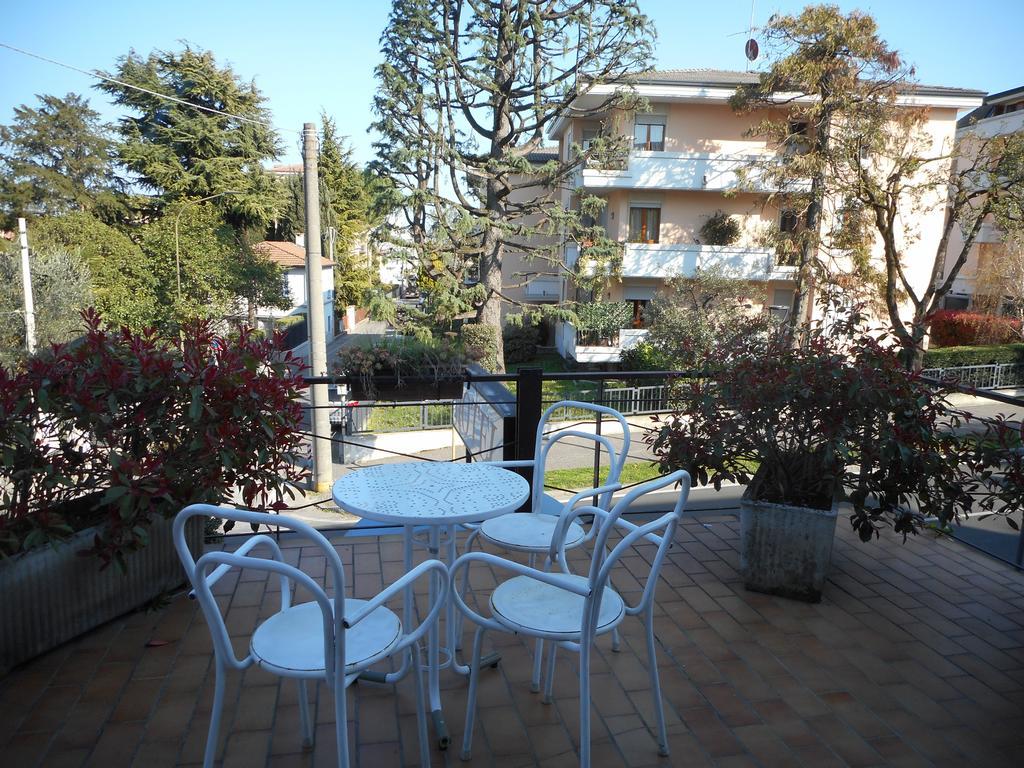 Hotel Primavera Desenzano del Garda Luaran gambar
