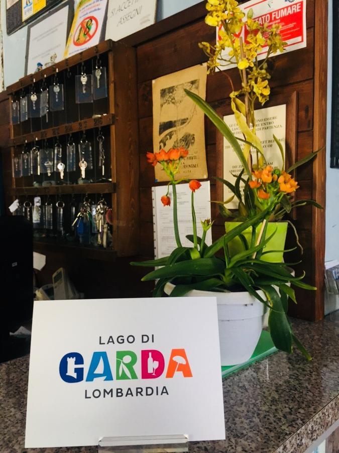 Hotel Primavera Desenzano del Garda Luaran gambar