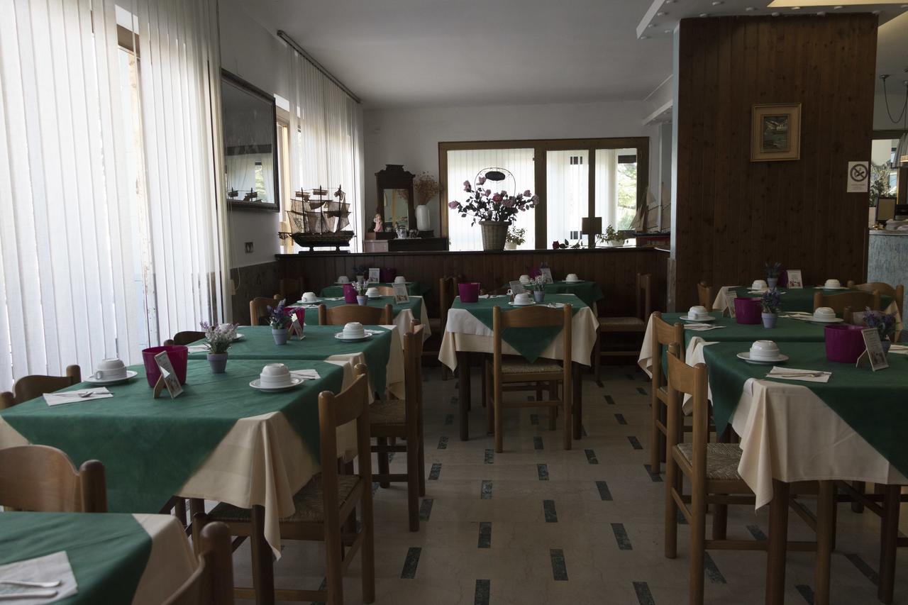 Hotel Primavera Desenzano del Garda Luaran gambar
