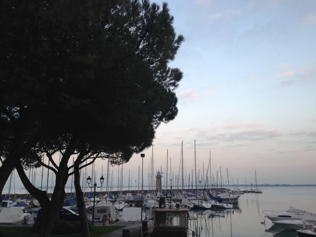 Hotel Primavera Desenzano del Garda Luaran gambar