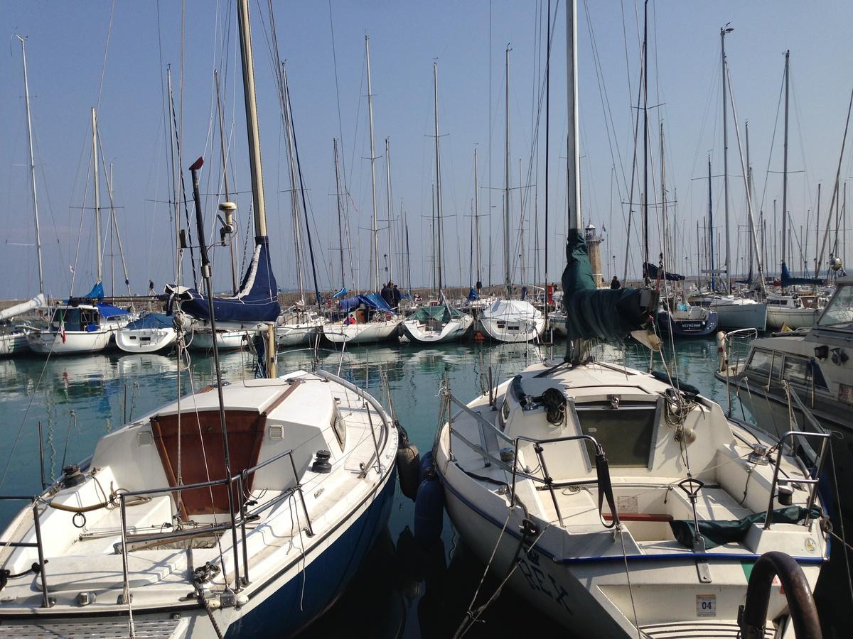 Hotel Primavera Desenzano del Garda Luaran gambar