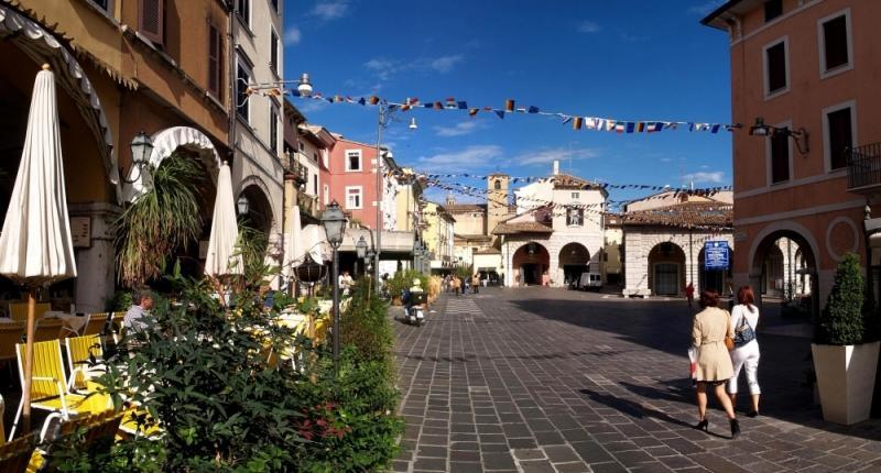 Hotel Primavera Desenzano del Garda Luaran gambar