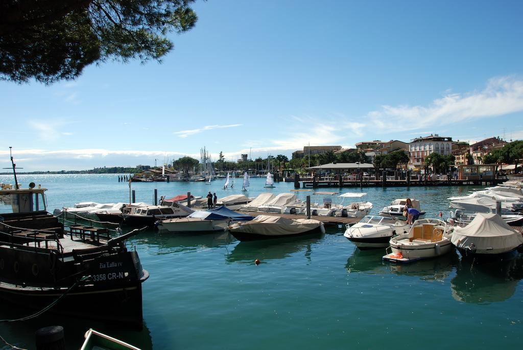 Hotel Primavera Desenzano del Garda Luaran gambar